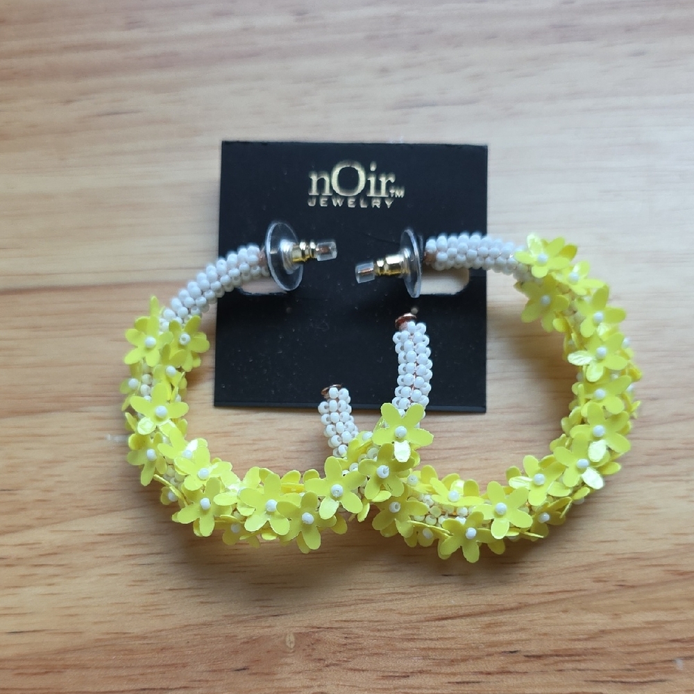 nOir Jewelry Yellow and White Floral Hoop Earrings